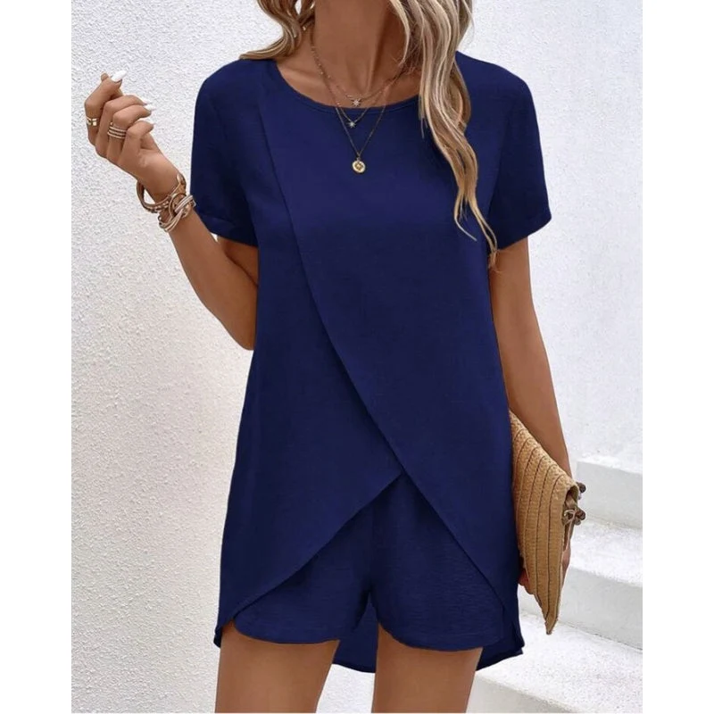 Conjunto de damas con pantalones cortos y top asimétrico - Imagen 5